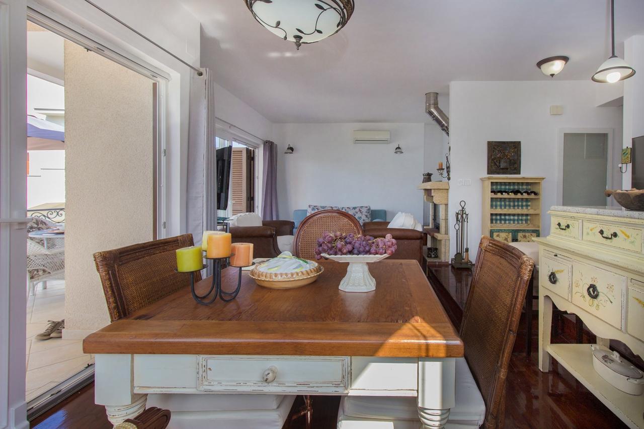 Sea Breeze - Front Sea Apartment ซาบอริซ ภายนอก รูปภาพ