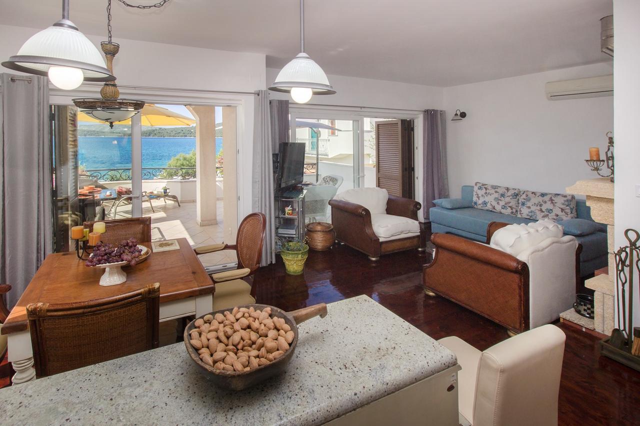 Sea Breeze - Front Sea Apartment ซาบอริซ ภายนอก รูปภาพ